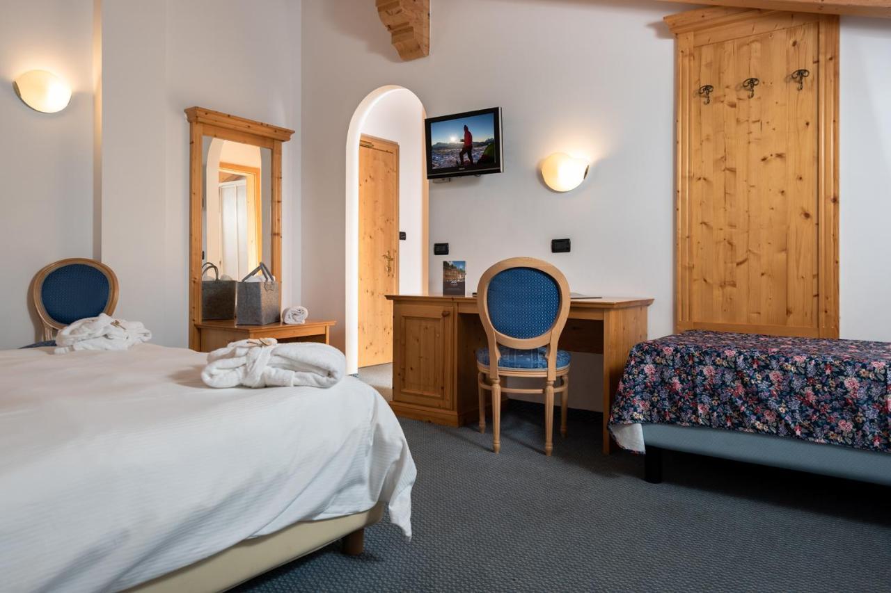 Hotel Valacia Pozza di Fassa Ngoại thất bức ảnh