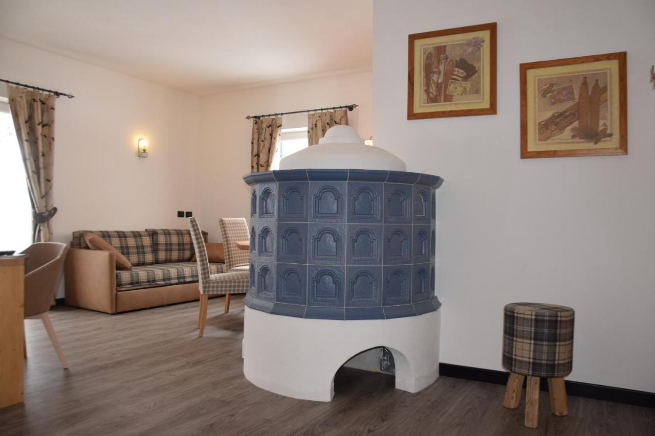 Hotel Valacia Pozza di Fassa Ngoại thất bức ảnh
