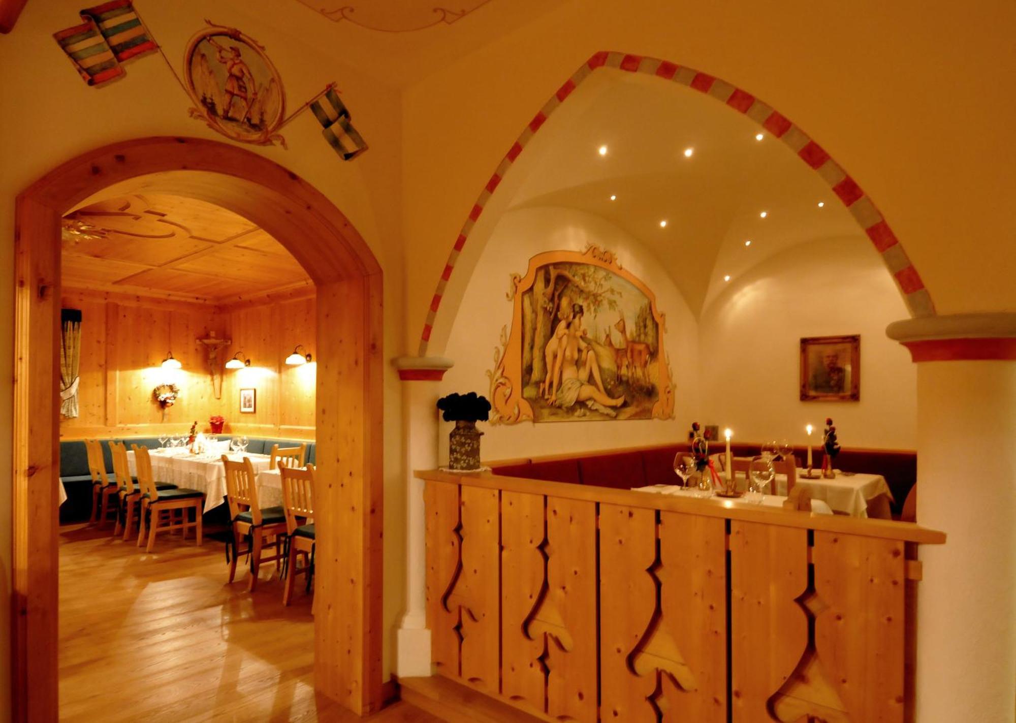 Hotel Valacia Pozza di Fassa Ngoại thất bức ảnh