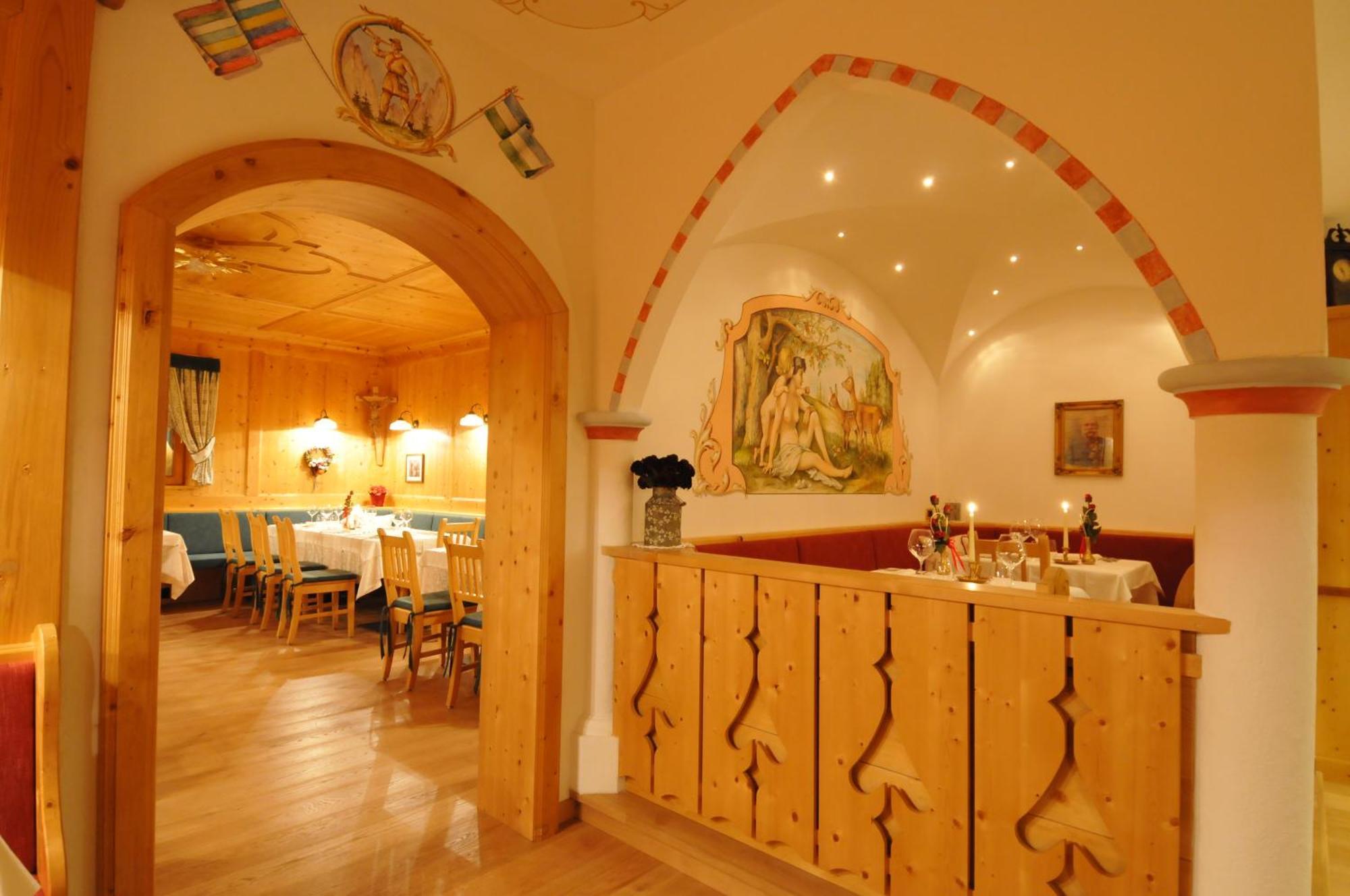 Hotel Valacia Pozza di Fassa Ngoại thất bức ảnh