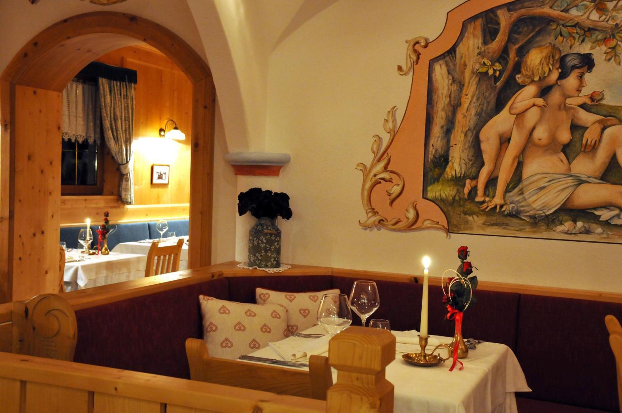 Hotel Valacia Pozza di Fassa Ngoại thất bức ảnh