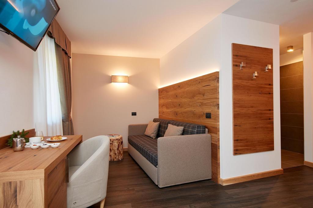 Hotel Valacia Pozza di Fassa Phòng bức ảnh