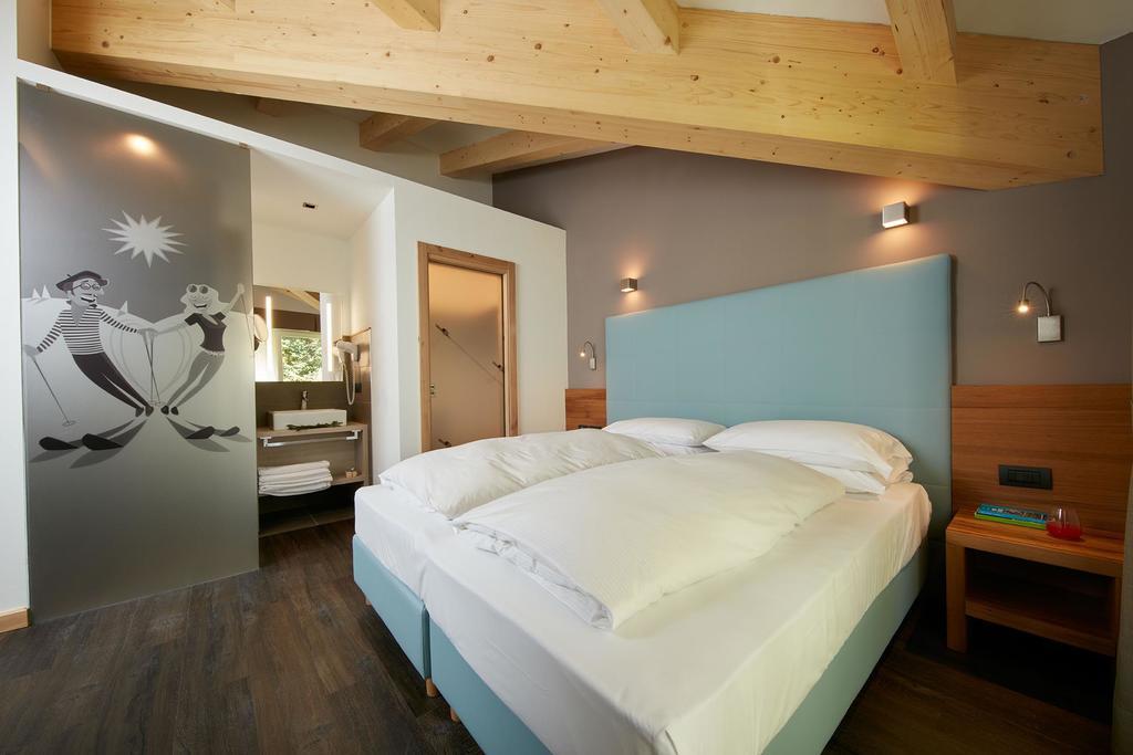 Hotel Valacia Pozza di Fassa Phòng bức ảnh