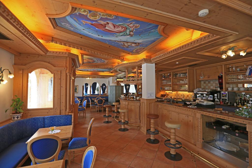Hotel Valacia Pozza di Fassa Ngoại thất bức ảnh