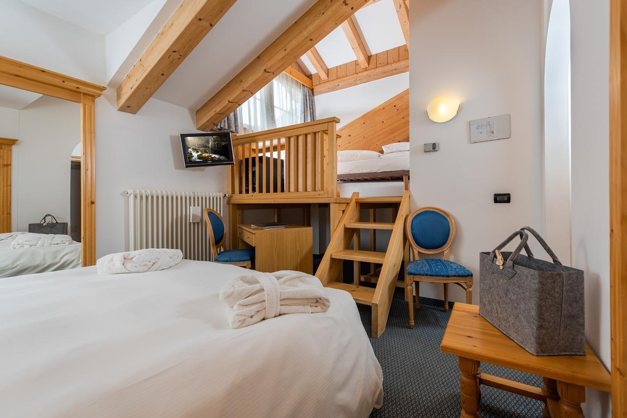 Hotel Valacia Pozza di Fassa Ngoại thất bức ảnh